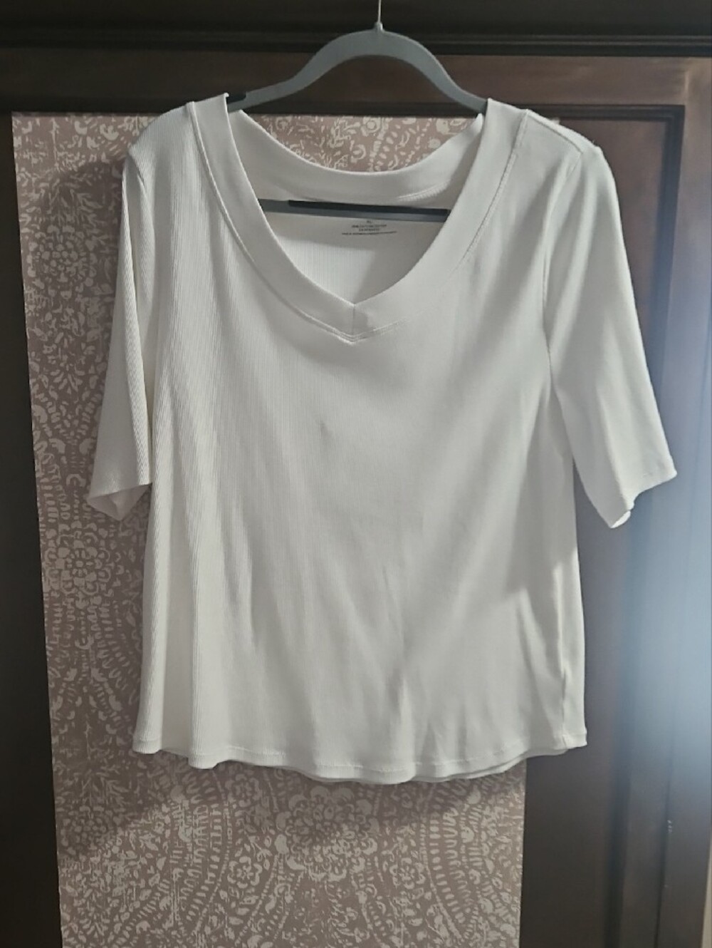 3 For $10 Talbots White Short-Sleeve V-Neck Top . Xlarge